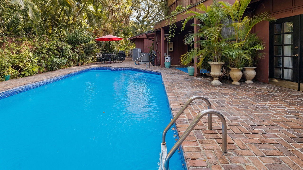 Photo of Outdoor in North Miami