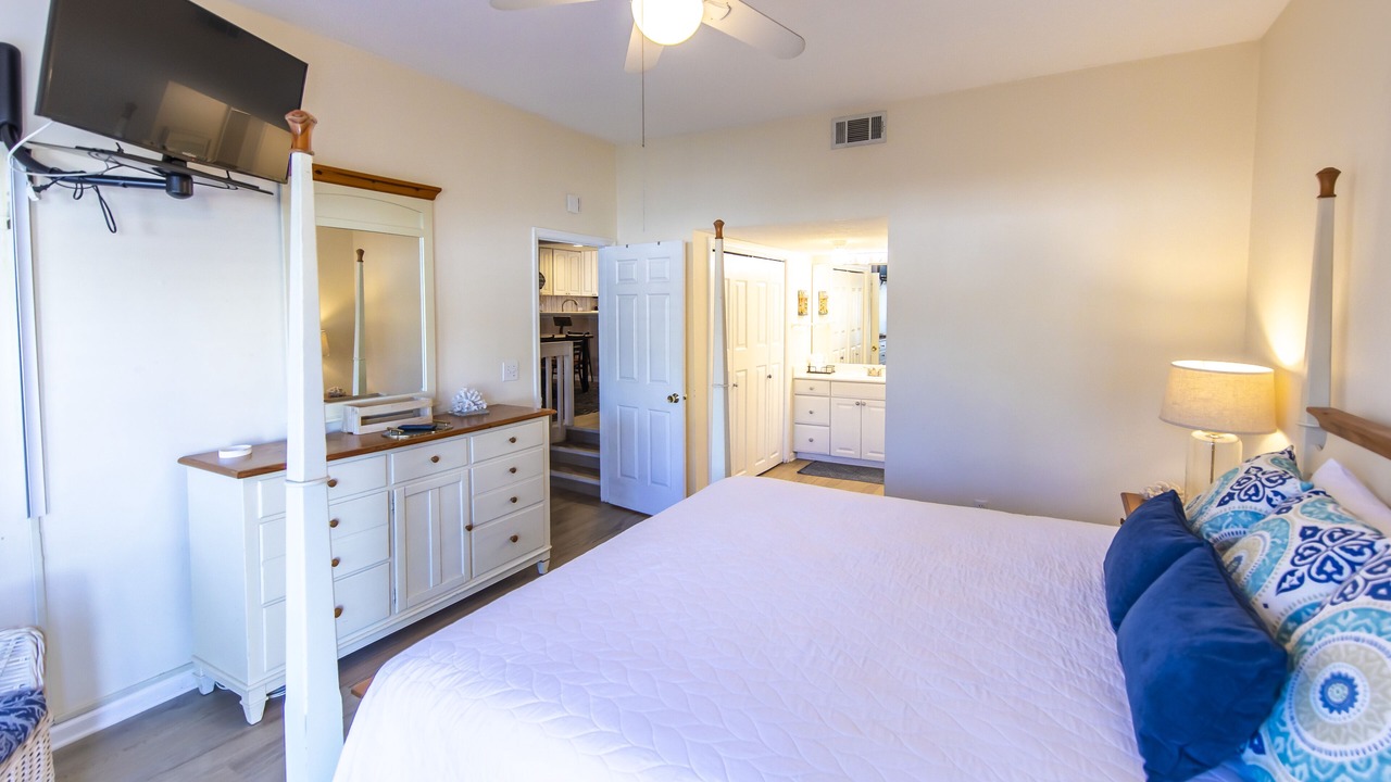 Photo of Bedroom in Dune Allen Beach