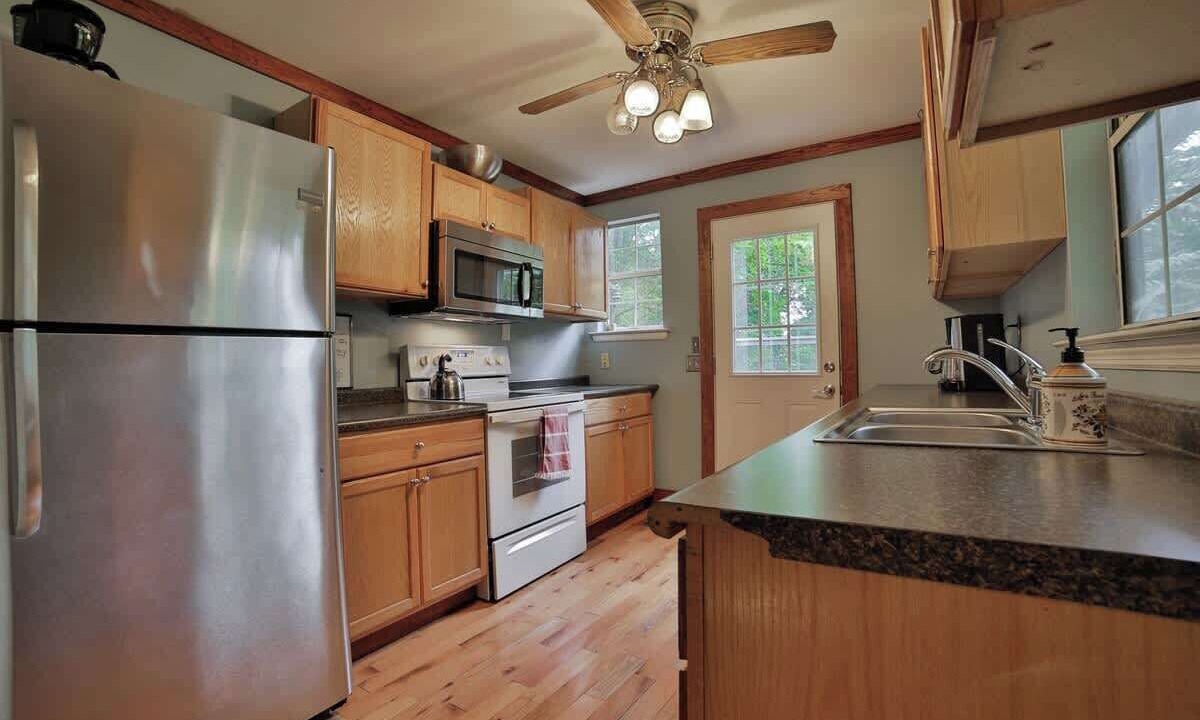 Photo of Kitchen in Lookout Valley Neighborhood Association