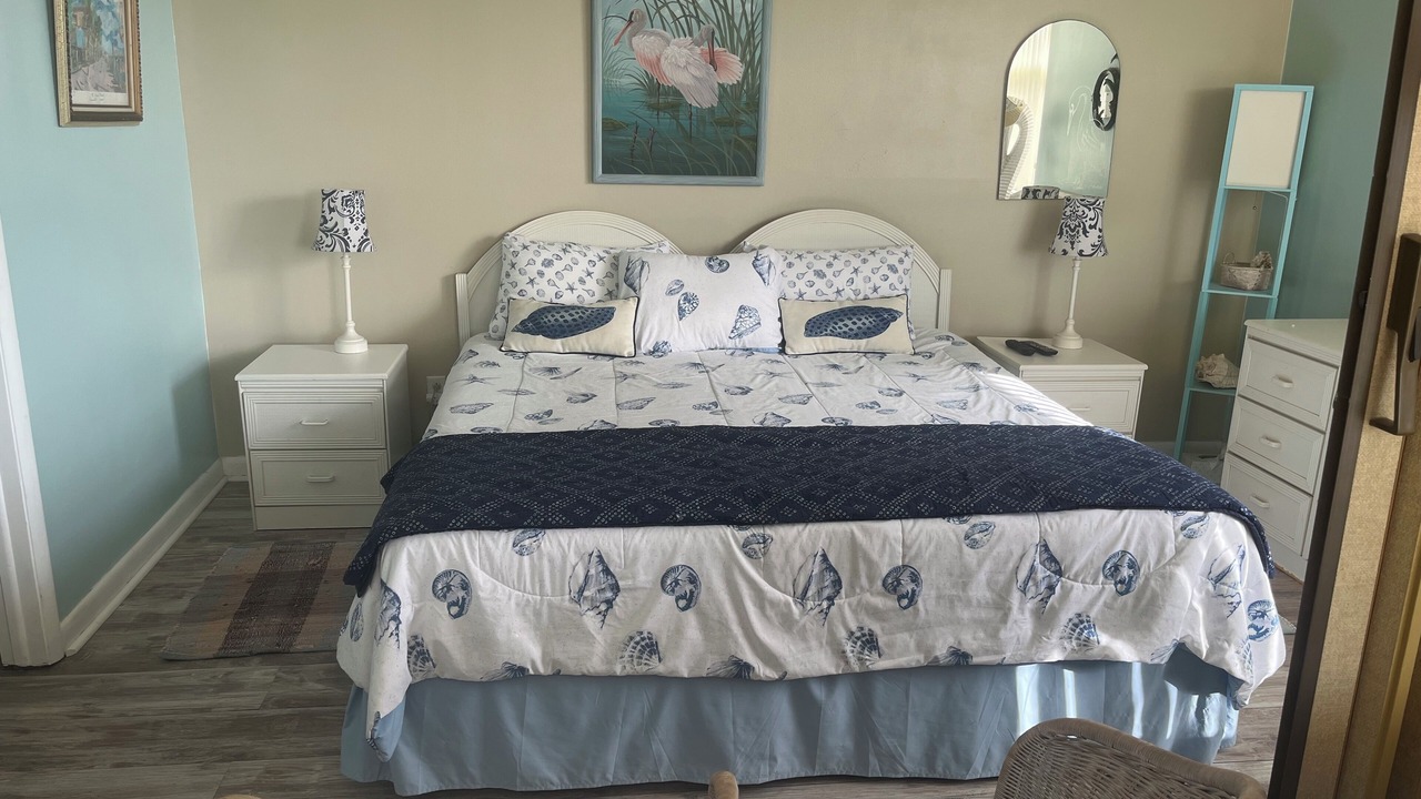 Photo of Bedroom in Laguna Shores