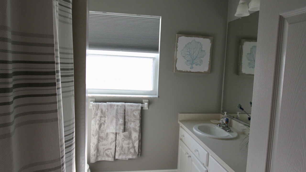 Photo of Bathroom in Alden Pines