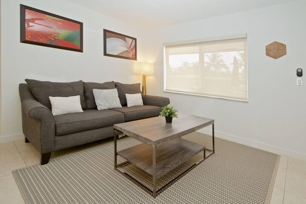 Photo of Livingroom in Santa Barbara Estates