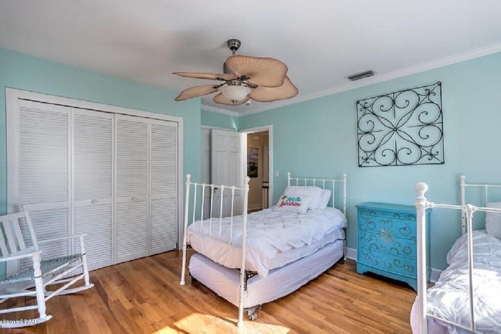 Photo of Bedroom in Rosemont