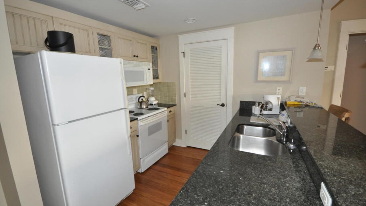 Photo of Kitchen in Baytowne Wharf