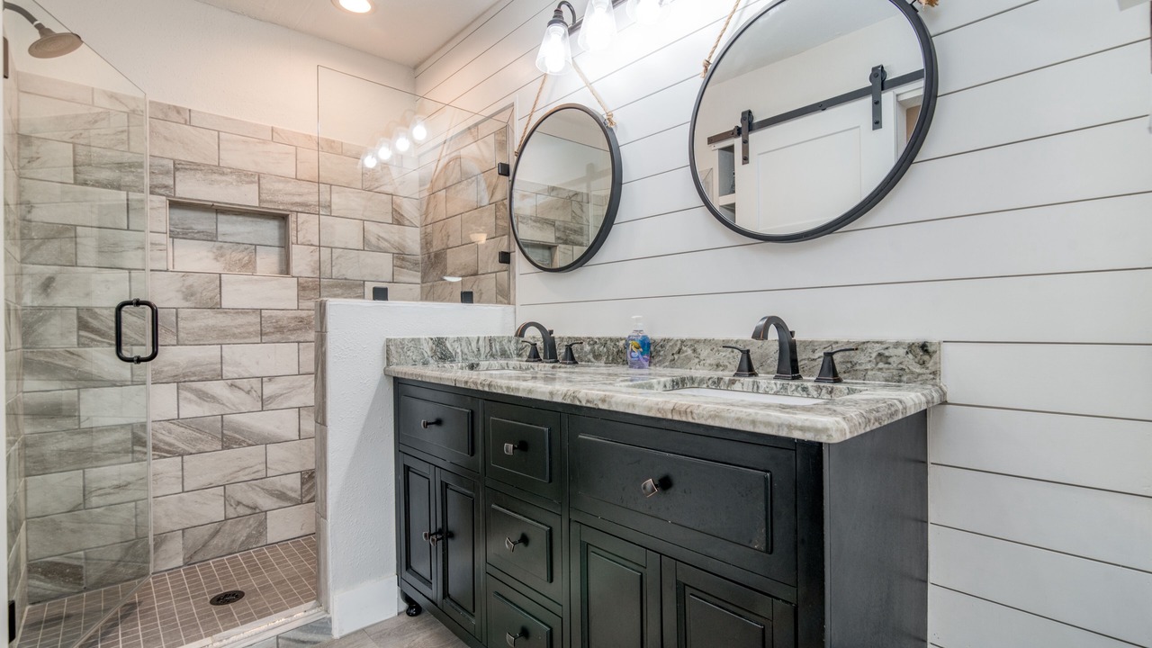Photo of Bathroom in Navarre Beach