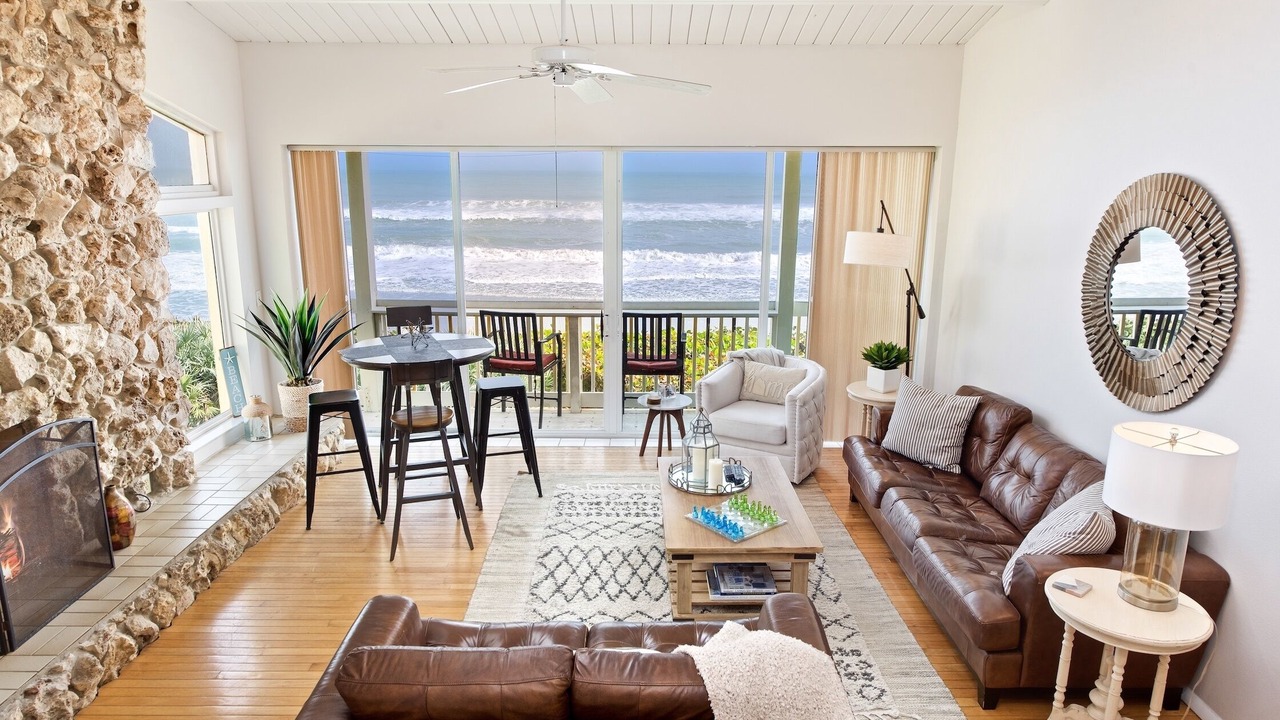Photo of Livingroom in Melbourne Beach