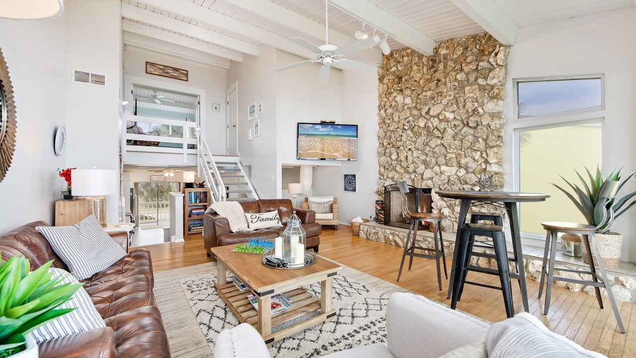 Photo of Livingroom in Melbourne Beach