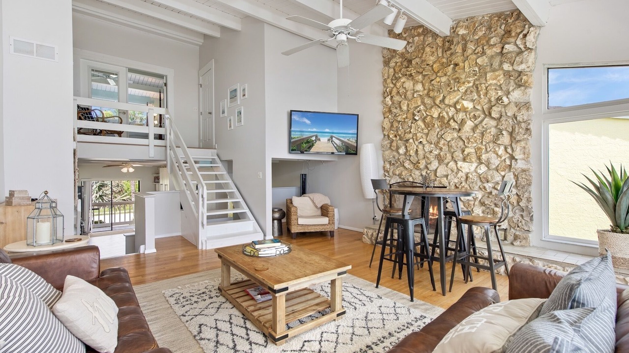 Photo of Livingroom in Melbourne Beach