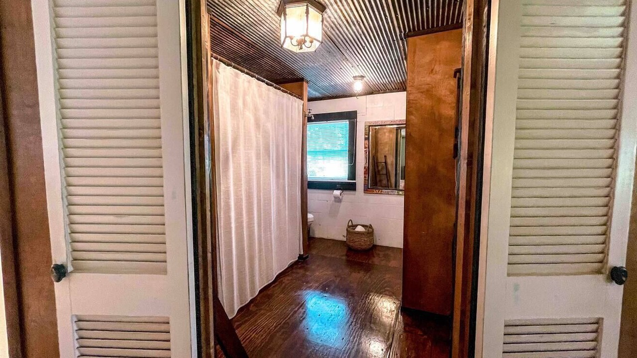 Photo of Bathroom in Montevallo