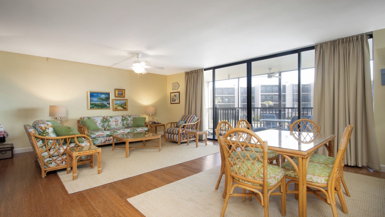 Photo of Livingroom in Beachview Country Club Estates