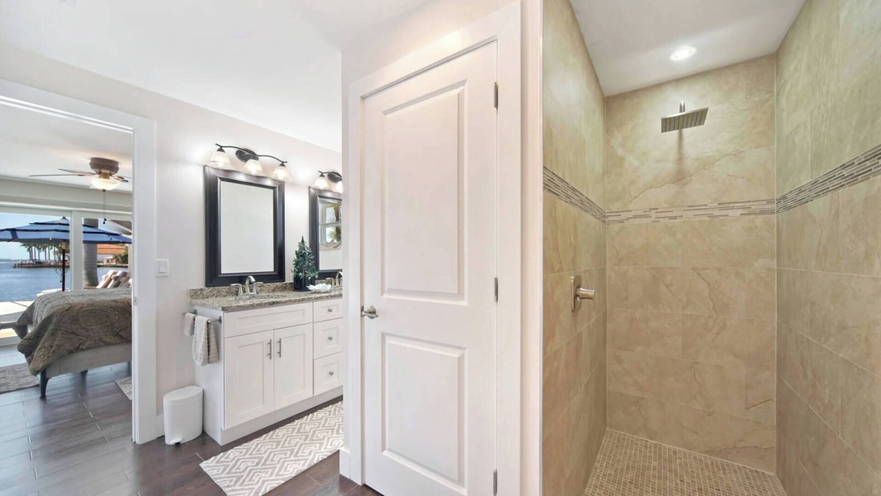 Photo of Bathroom in Yacht Club