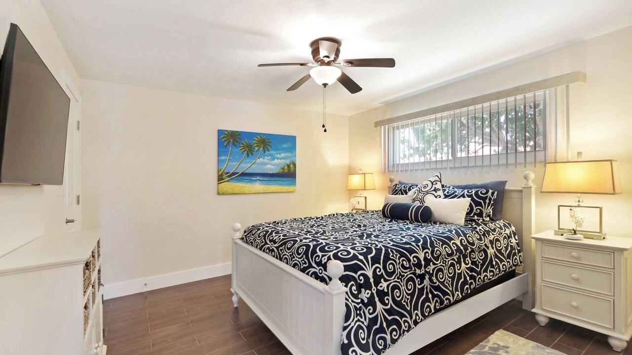 Photo of Bedroom in Yacht Club