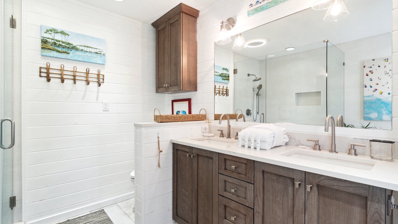 Photo of Bathroom in Crystal Shores