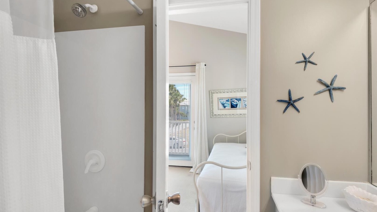 Photo of Bedroom in Crystal Shores