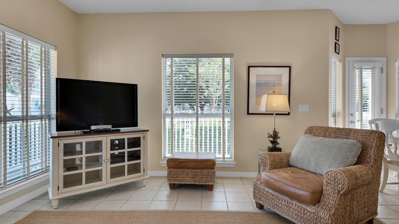 Photo of Livingroom in Crystal Shores