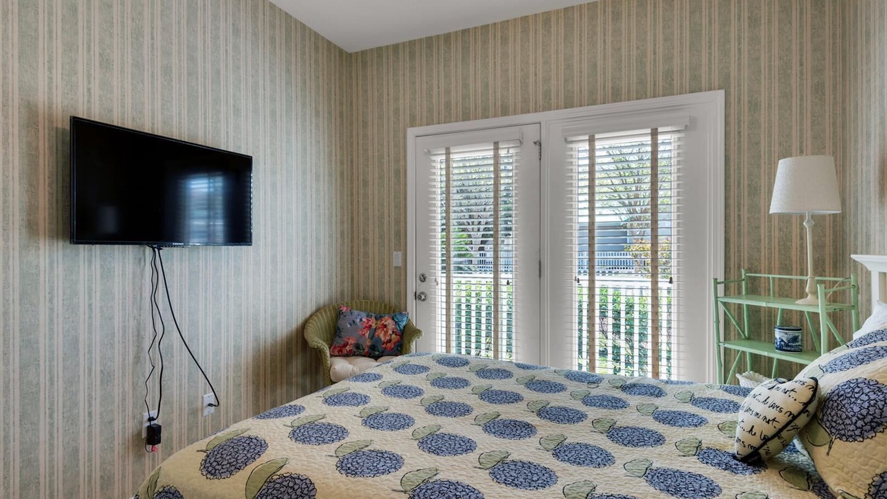 Photo of Bedroom in Crystal Shores