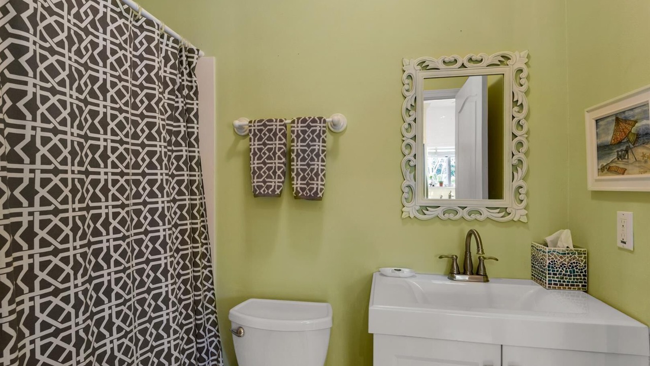Photo of Bathroom in Crystal Shores