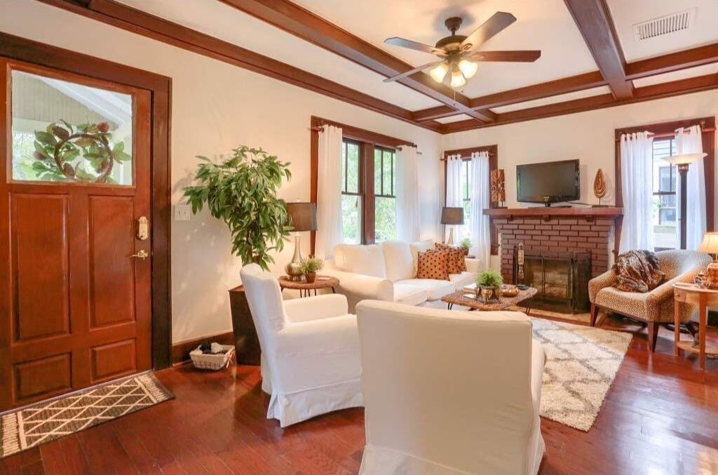 Photo of Livingroom in Historic Uptown