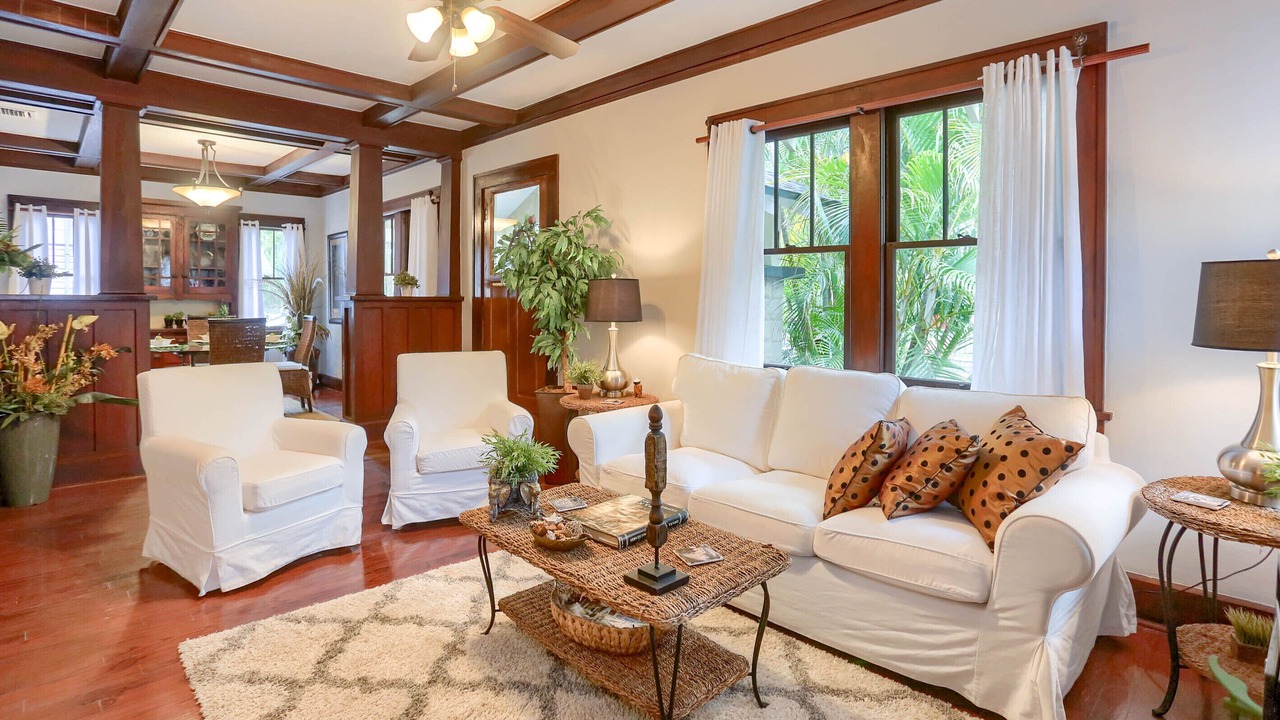 Photo of Livingroom in Historic Uptown