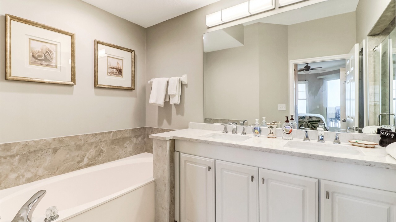 Photo of Bathroom in Amelia City