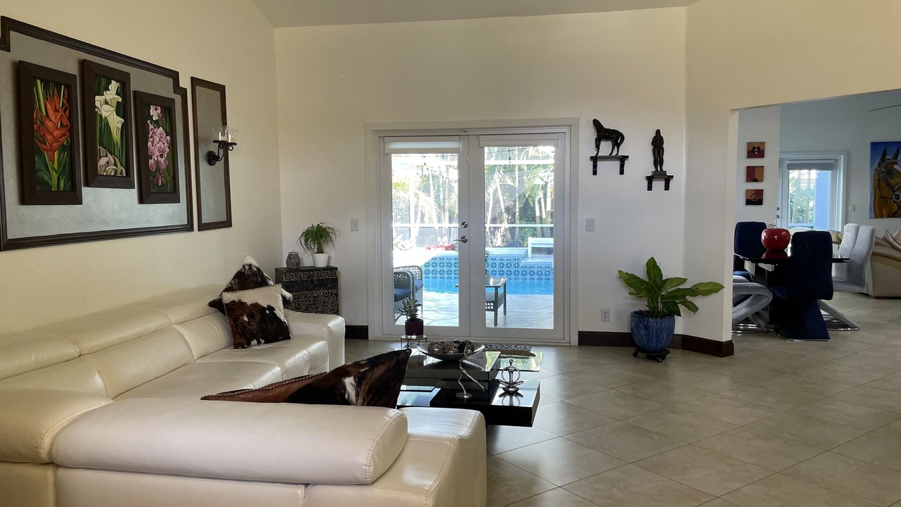 Photo of Livingroom in Greenview Shores