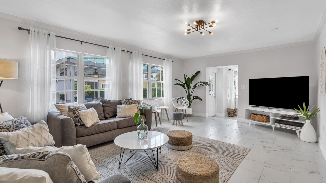 Photo of Livingroom in Bay Crest Park