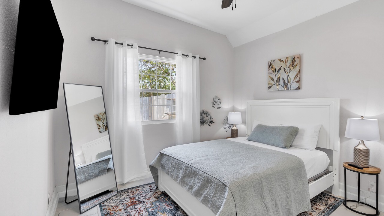 Photo of Bedroom in Bay Crest Park