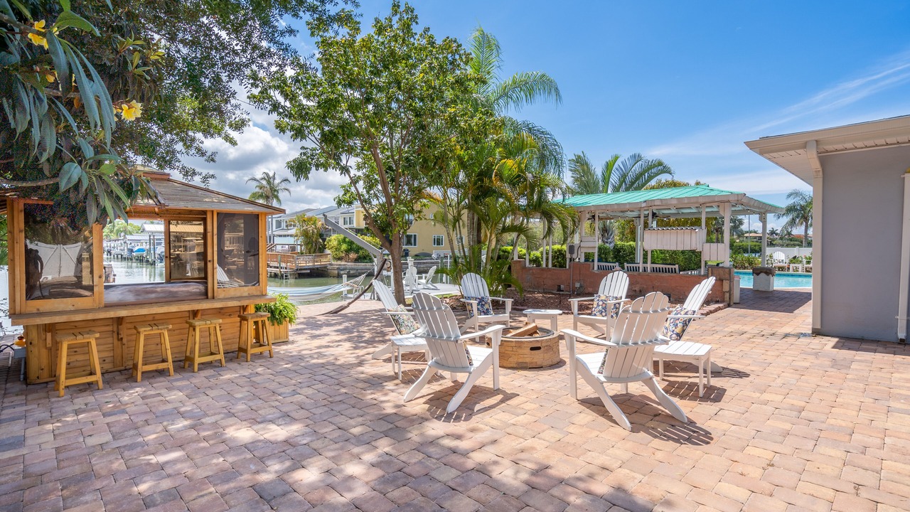 Photo of Patio Balcony in Bay Crest Park