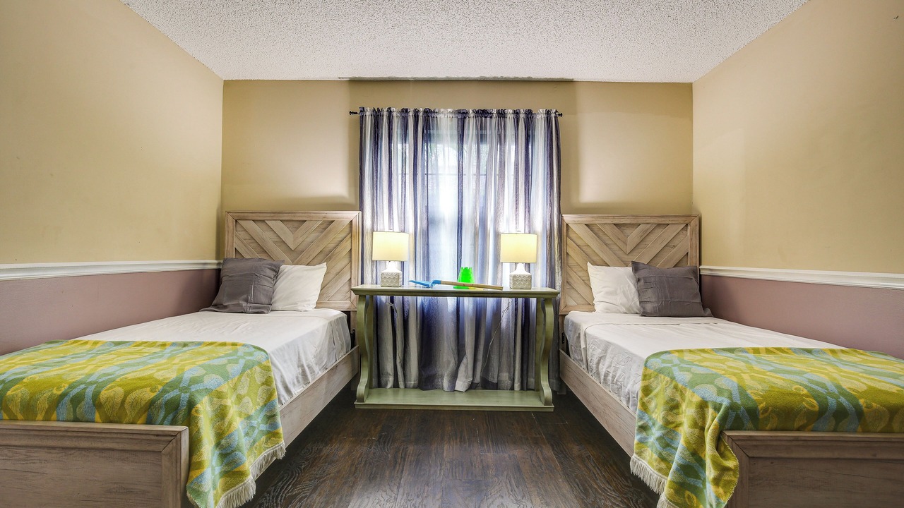 Photo of Bedroom in Coral Springs