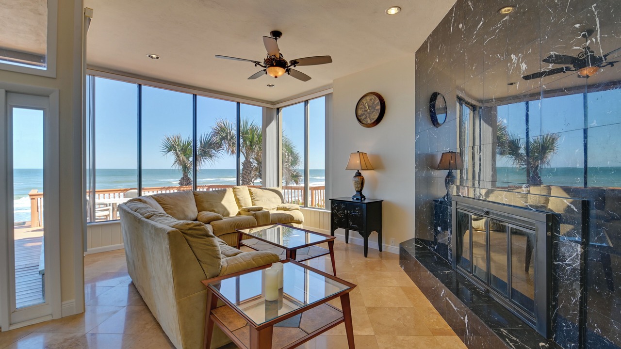 Photo of Livingroom in Wilbur-By-The-Sea
