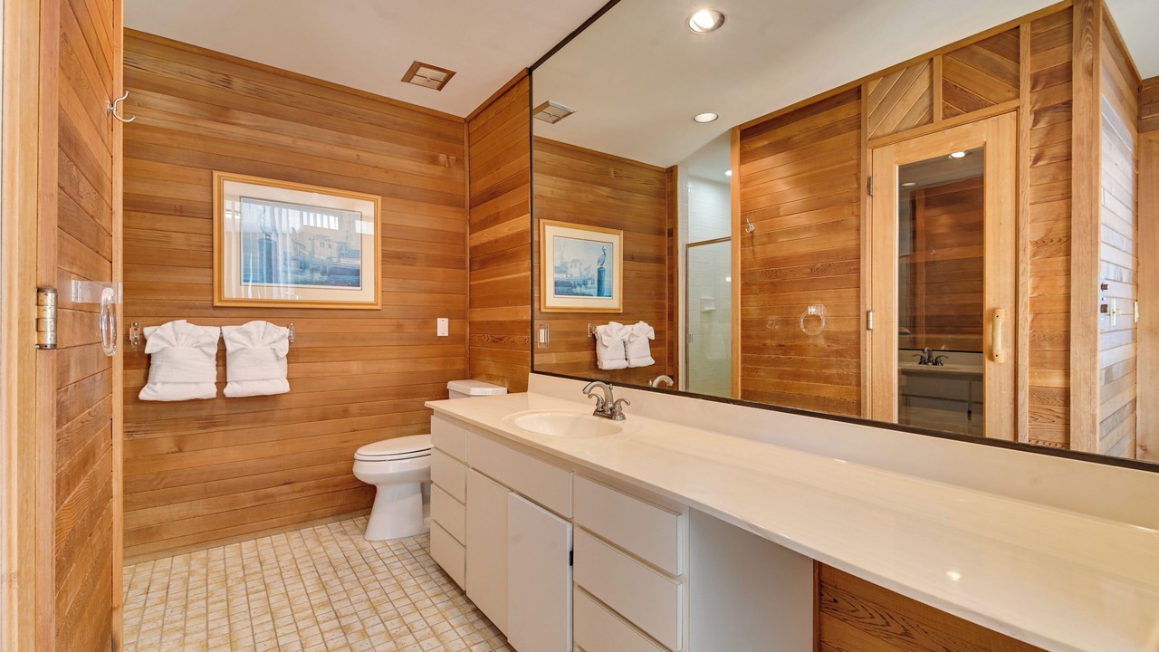Photo of Bathroom in Wilbur-By-The-Sea