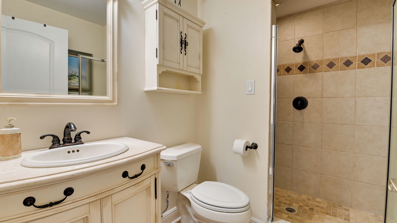 Photo of Bathroom in Wilbur-By-The-Sea
