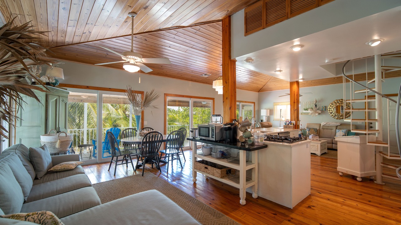 Photo of Livingroom in Cutthroat Harbor Estates