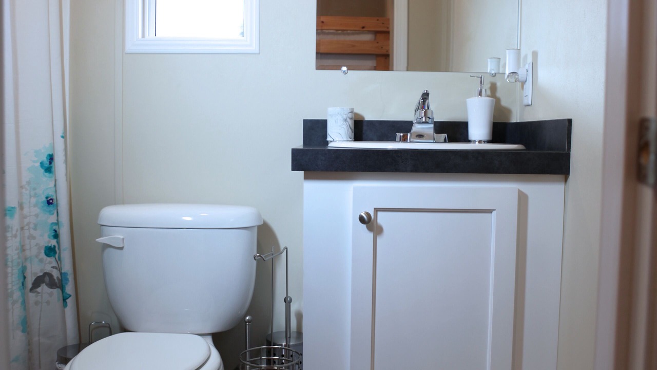 Photo of Bathroom in Eastpoint