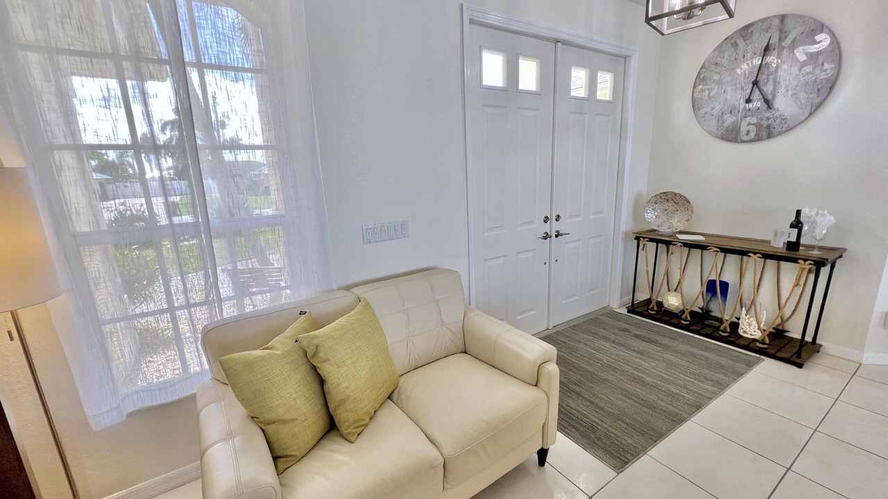 Photo of Livingroom in Eight Lakes