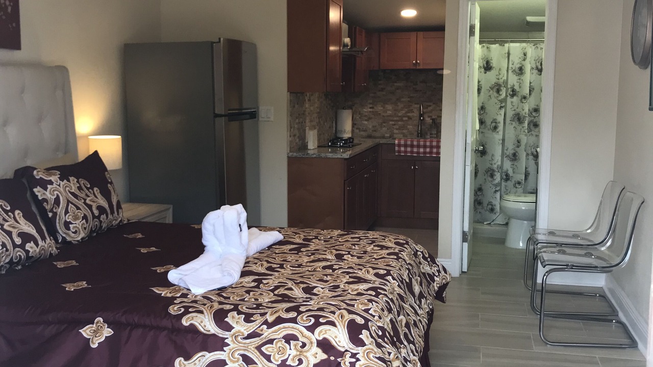 Photo of Bedroom in Town N County Park