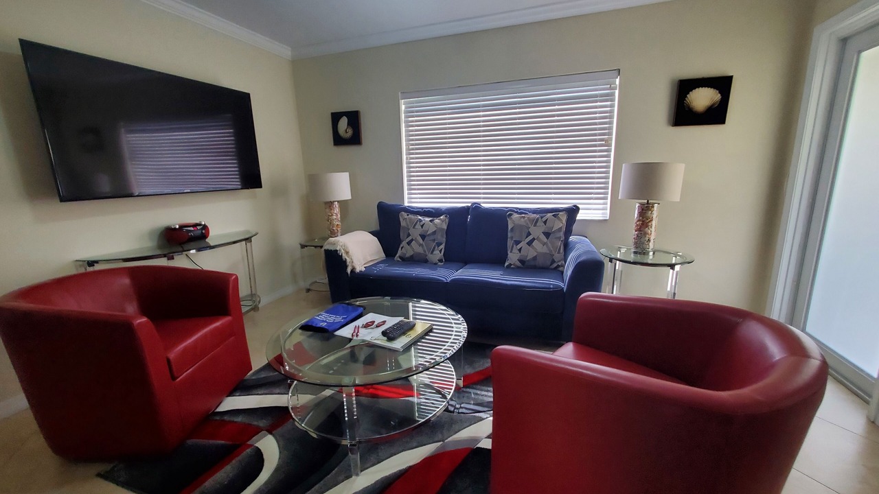 Photo of Livingroom in Hillsboro Beach