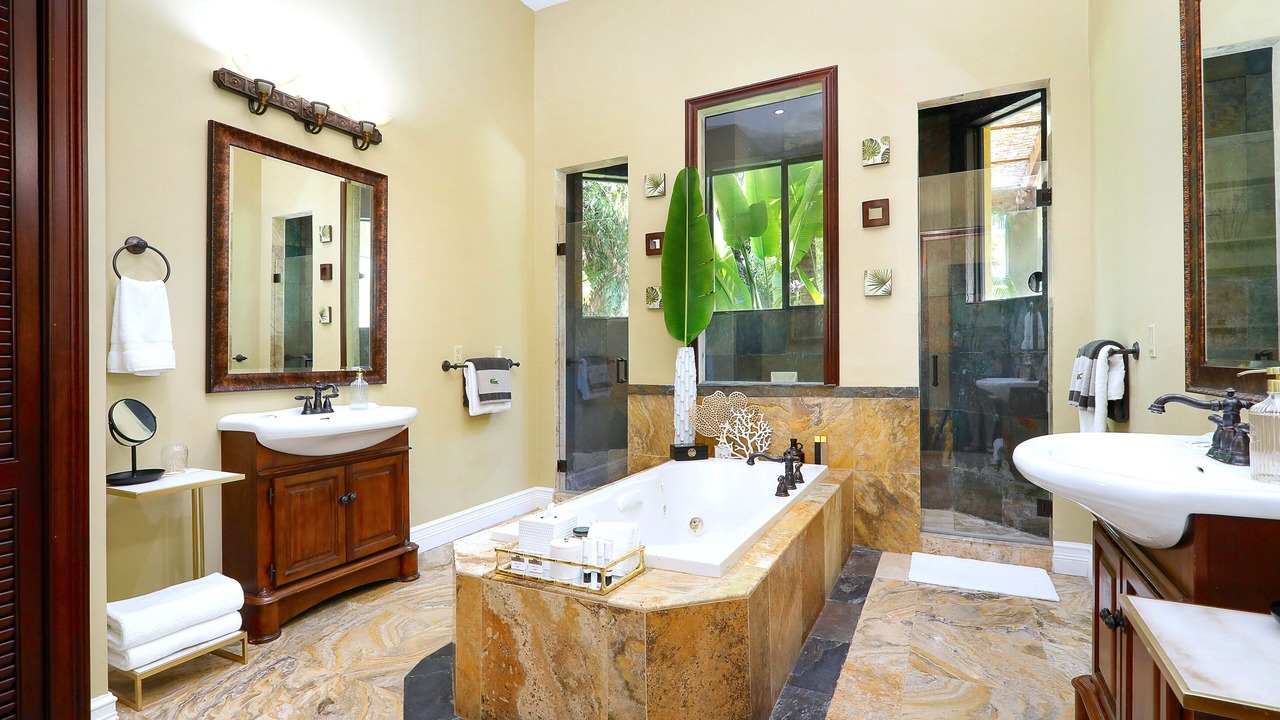 Photo of Bathroom in Palmetto Bay