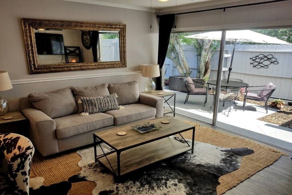 Photo of Livingroom in Tallahassee