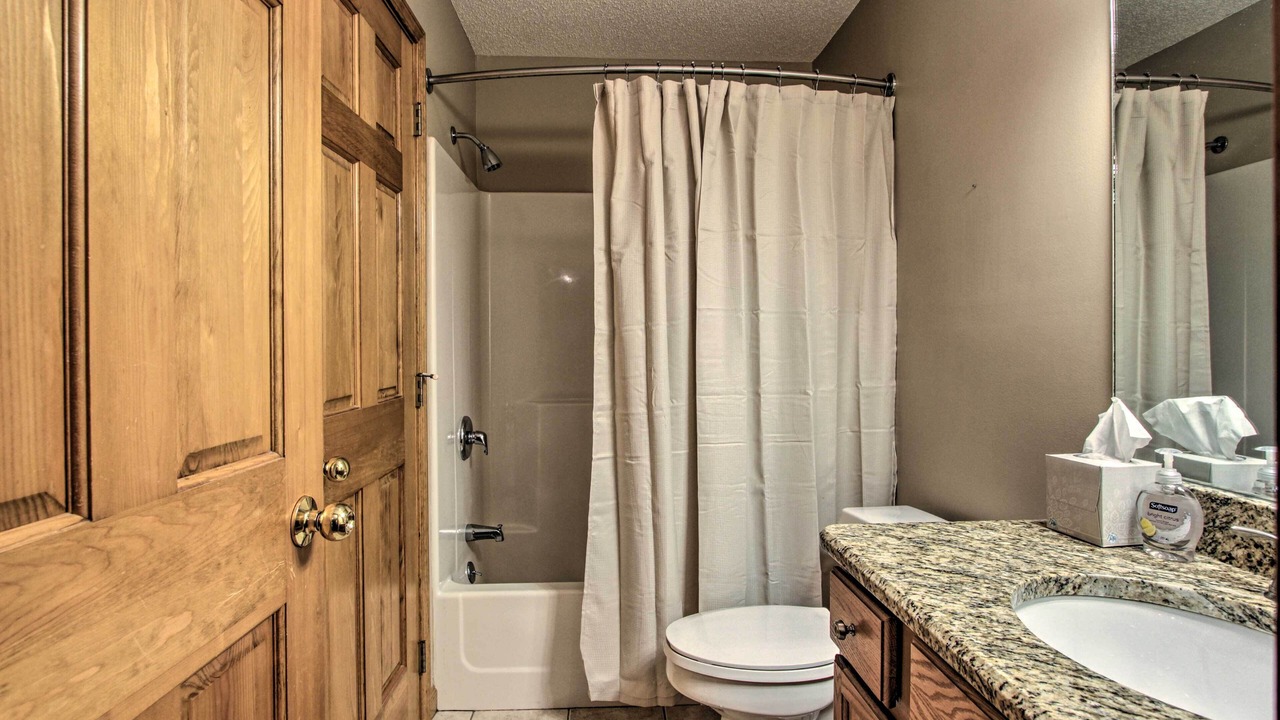 Photo of Bathroom in La Follette