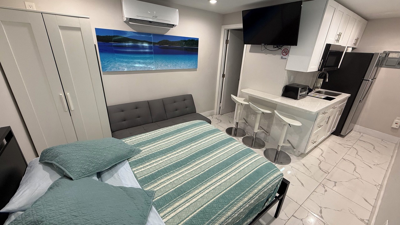 Photo of Bedroom in Royal Poinciana