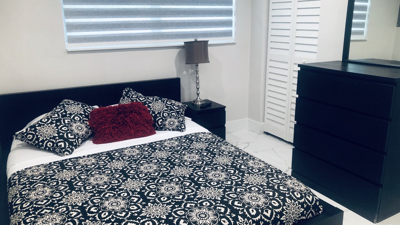 Photo of Bedroom in Royal Poinciana