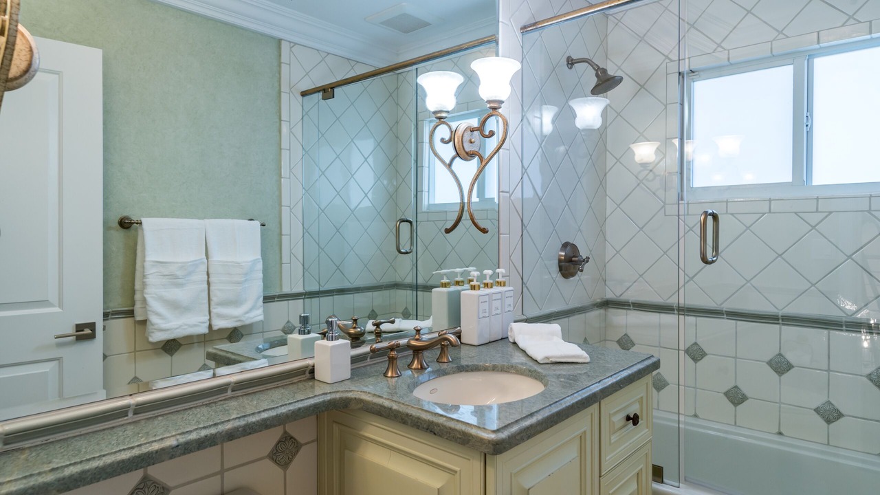 Photo of Bathroom in Coral Ridge