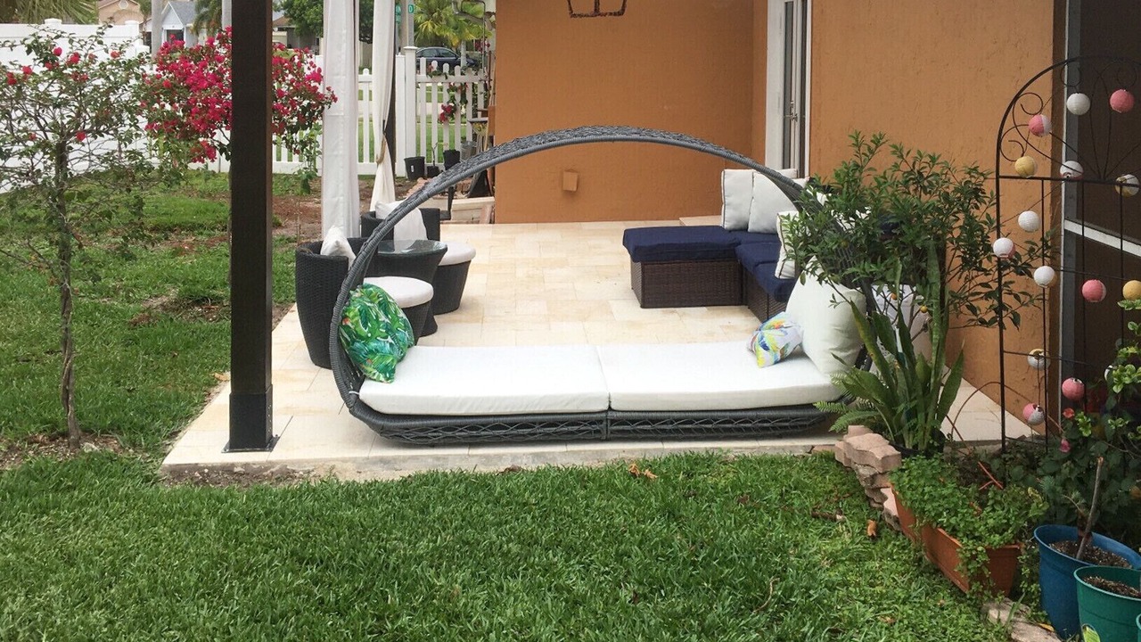 Photo of Patio Balcony in Tropic Palms