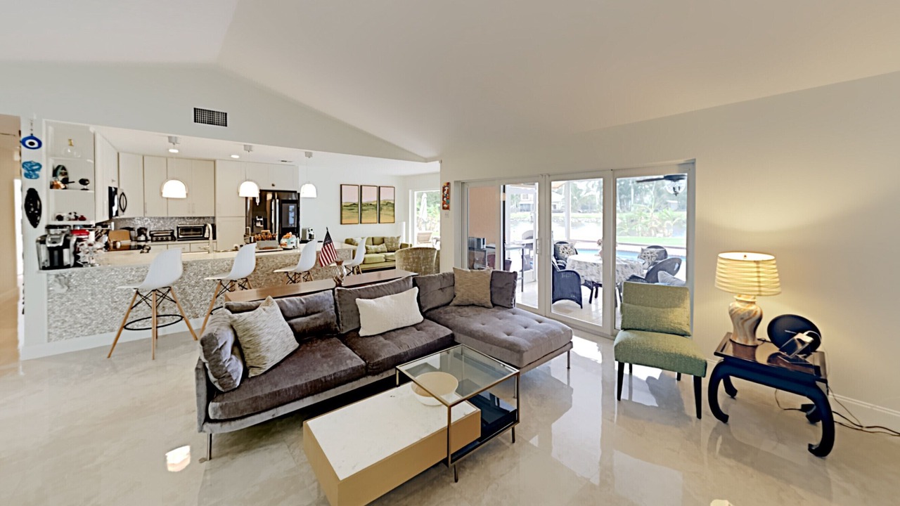 Photo of Livingroom in Tropic Palms