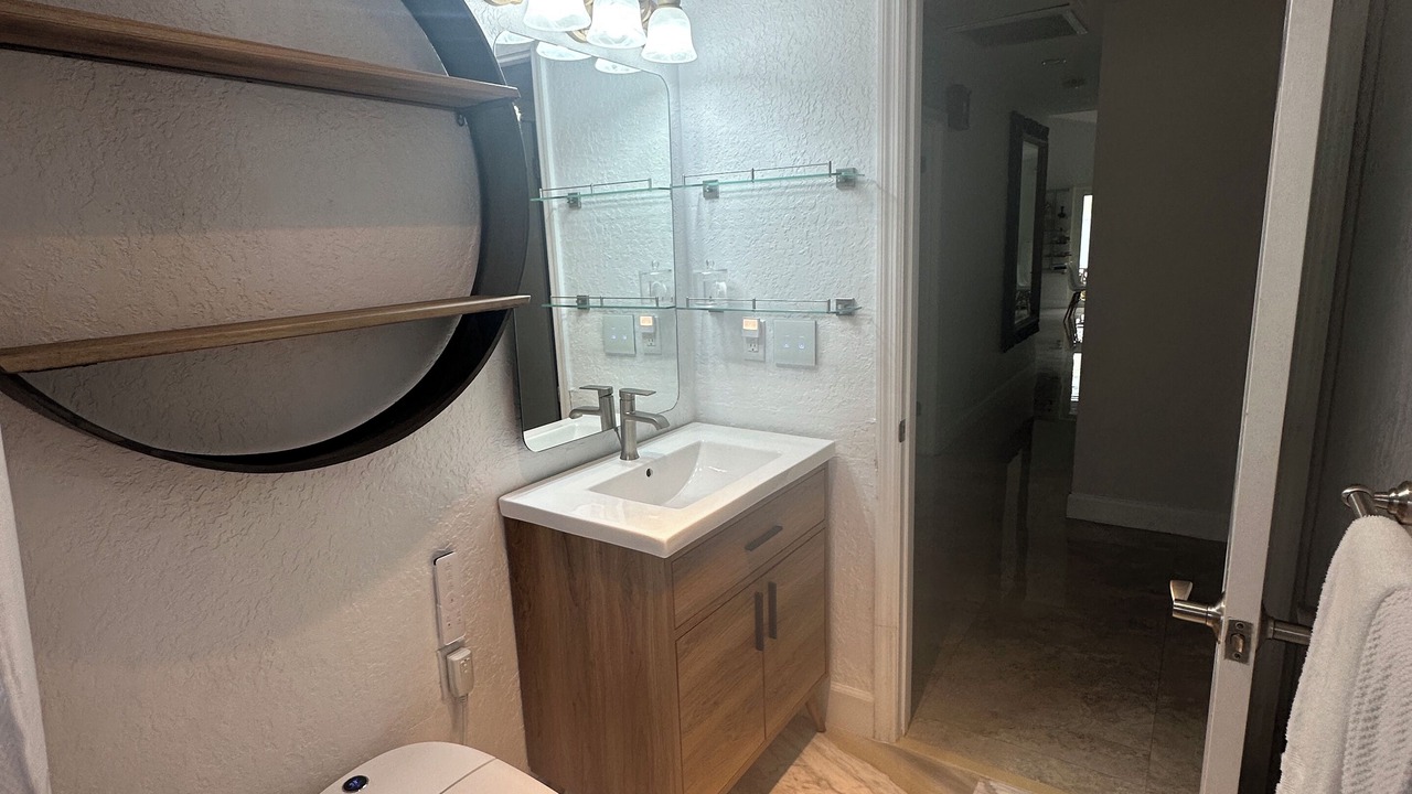 Photo of Bathroom in Tropic Palms