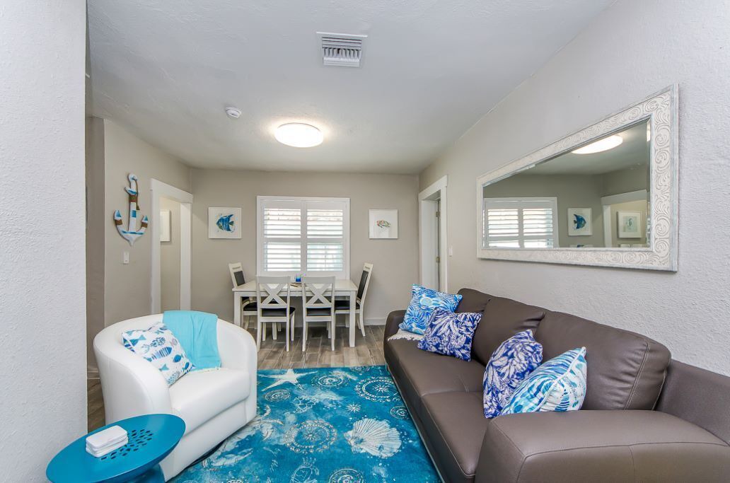 Photo of Livingroom in Independence Square