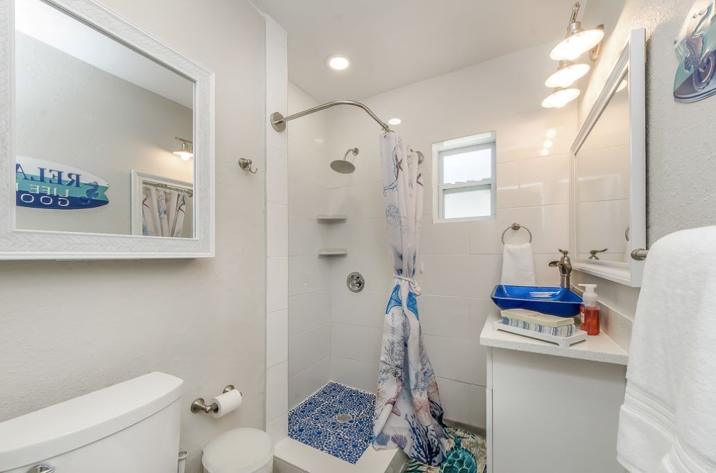 Photo of Bathroom in Independence Square