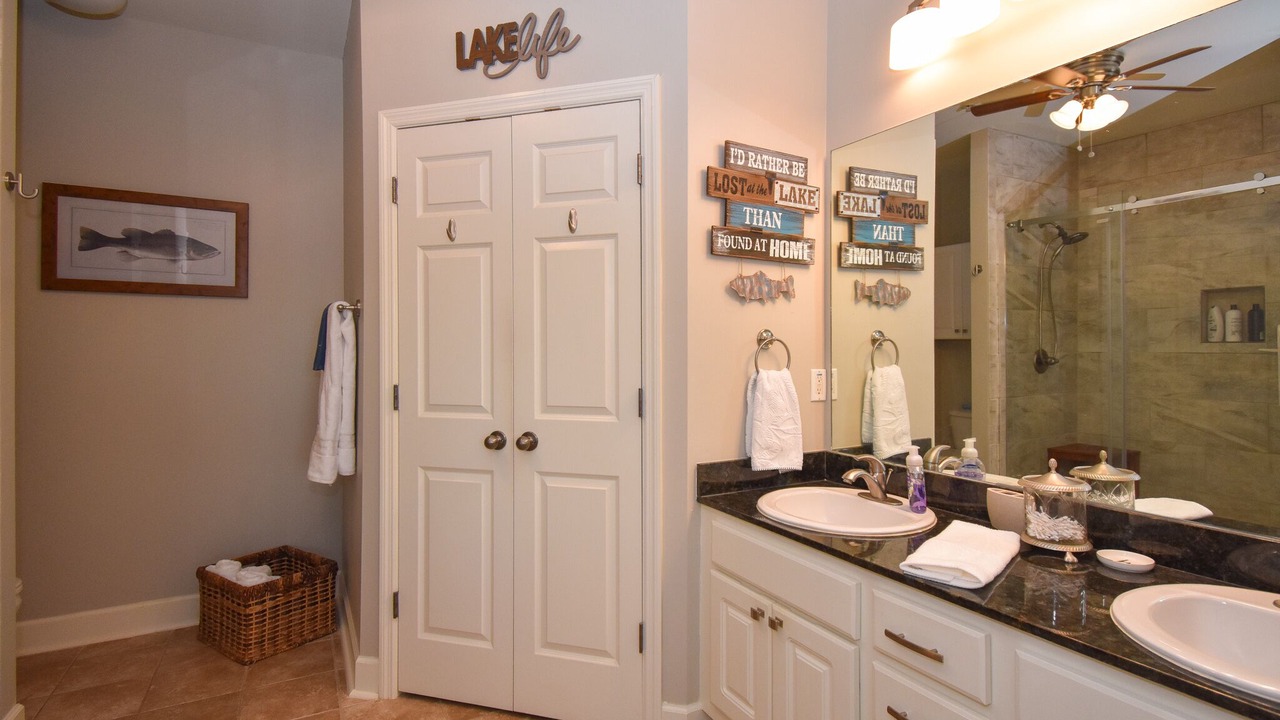 Photo of Bathroom in Dadeville