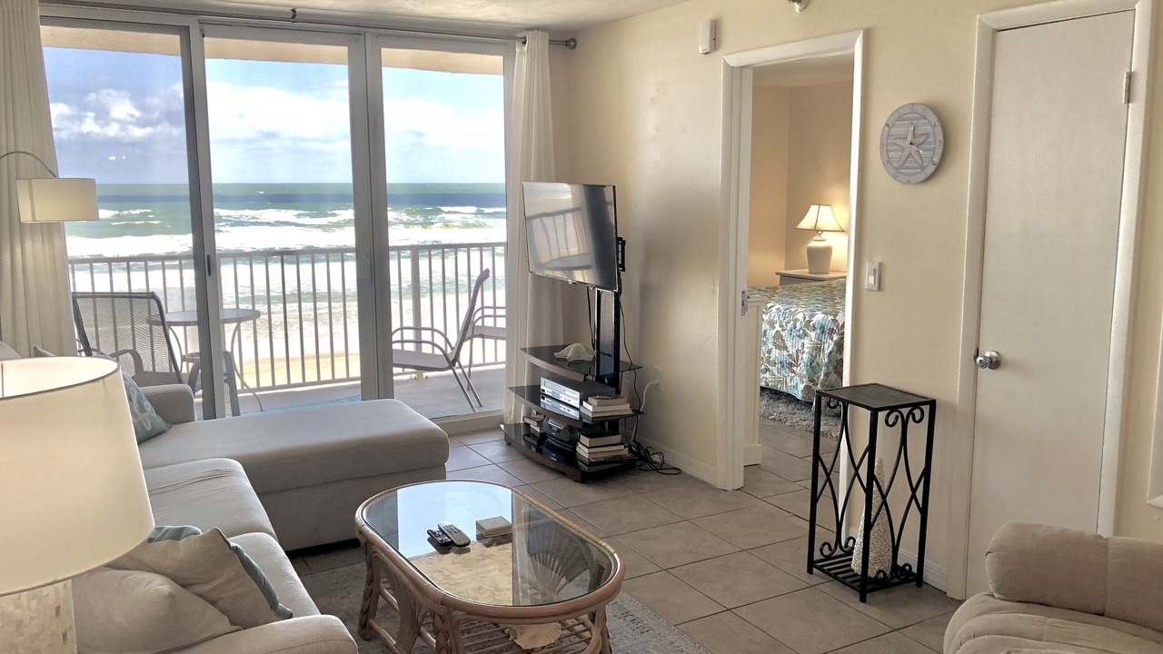 Photo of Livingroom in New Smyrna Beach